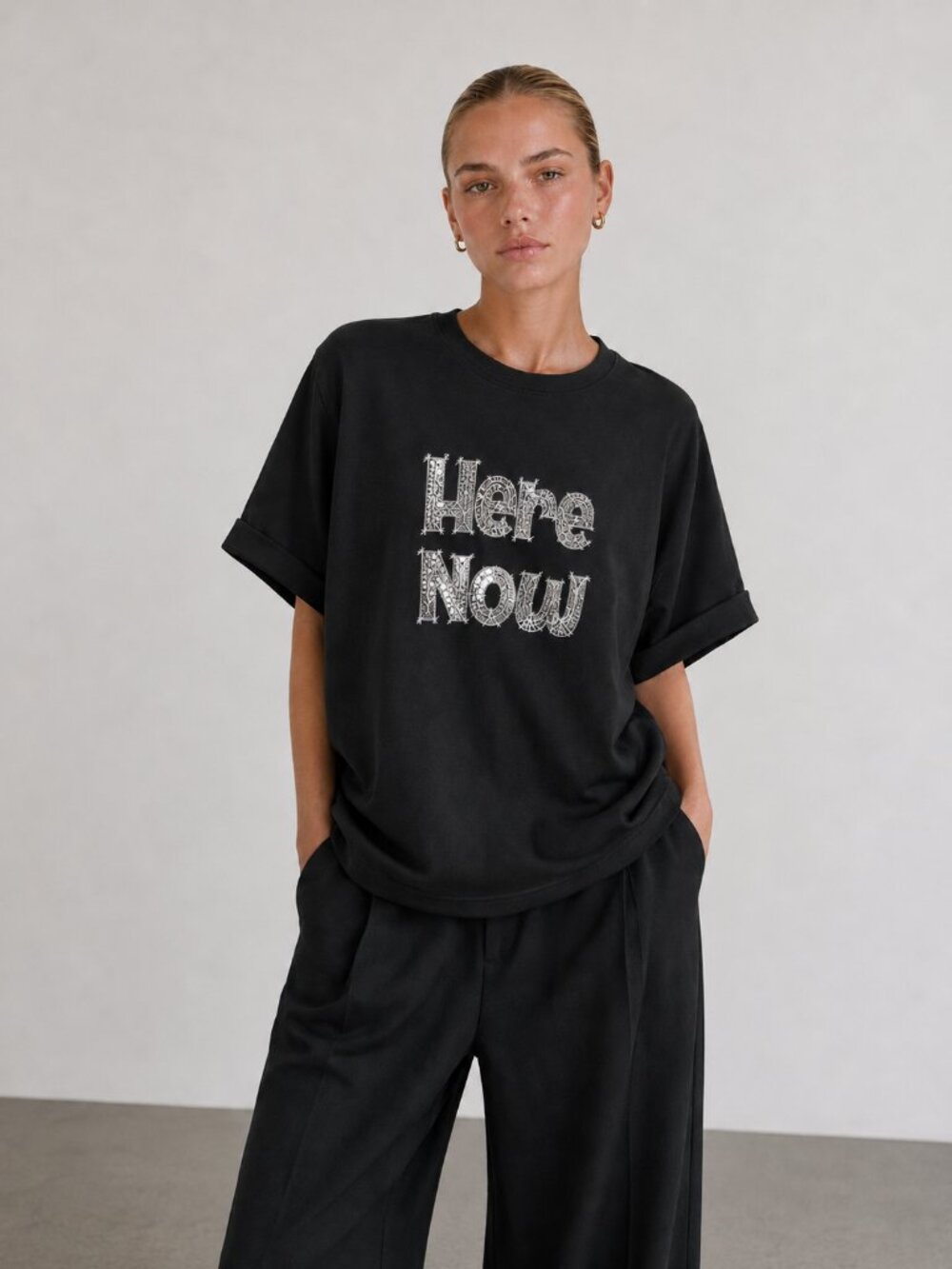Here Now Sequin Oversized Boxy Tee Onesize_NEW